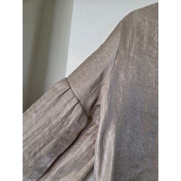 Vilagallo Cream Gold Sheen Shiny Flowy Boho Chic Peasant Top Blouse, Size Large - Picture 9 of 10